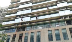 成都天府生命科技園(科園南路)大樓外墻清洗保潔展示